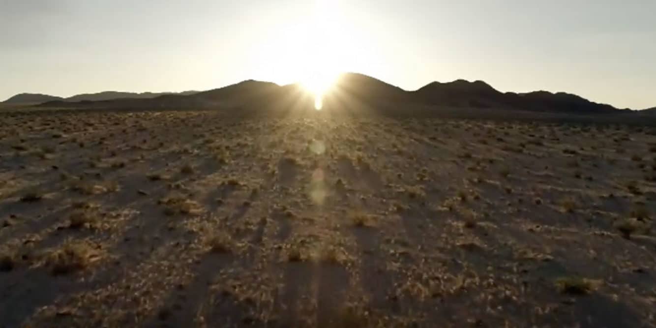 Esta es una fotografía de un desierto, relacionada con la cadena de valor de energía de Hanwha ofrece energía limpia.